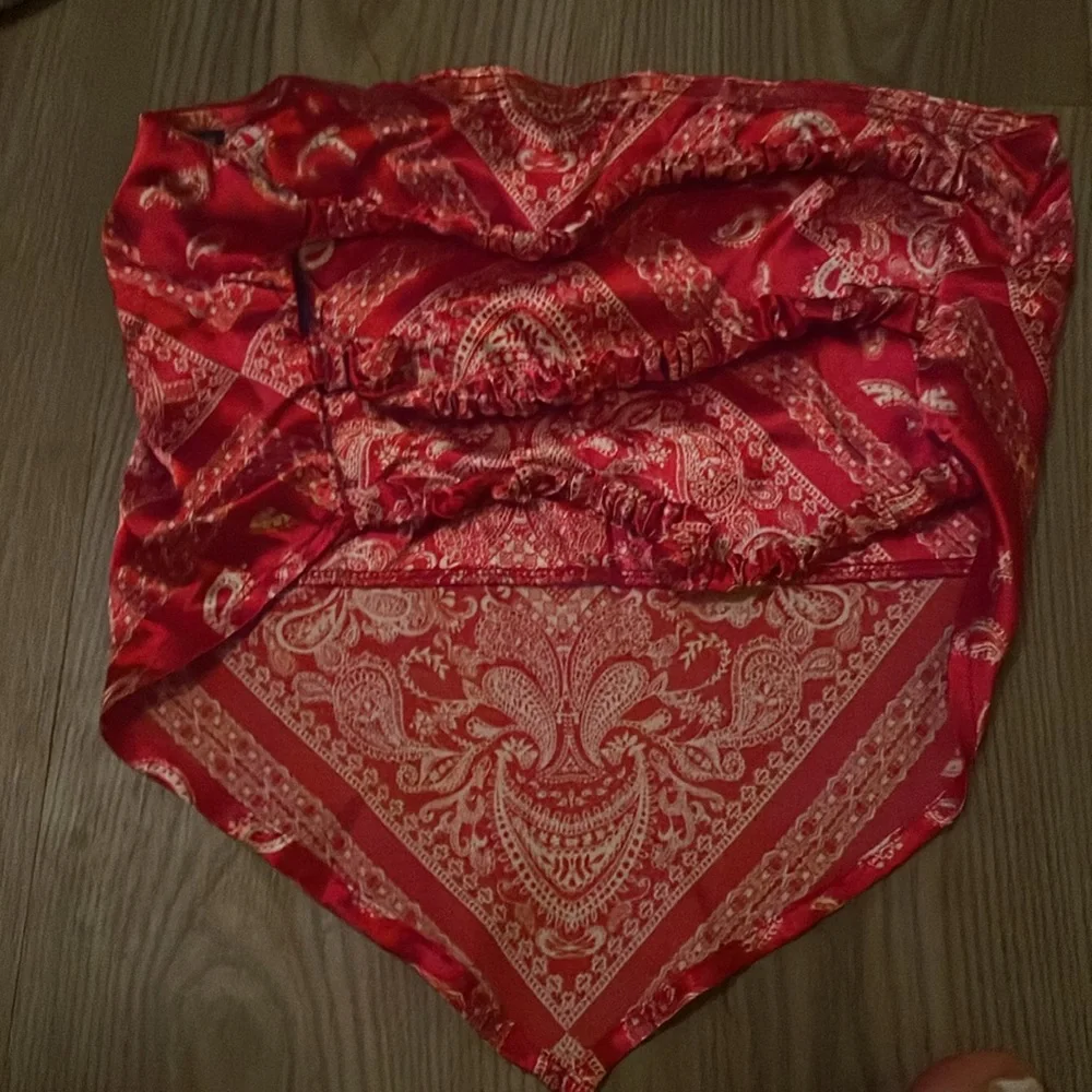 Red bandanna crop top size medium - Picture 2 of 2